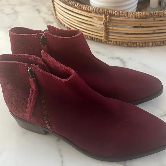 Naughty Monkey NWOT Western Red Suede Booties - Picture 1 of 7